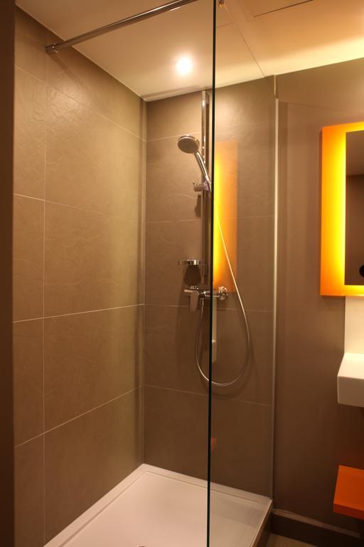 Hotel Ibis Styles Gien Habitación foto